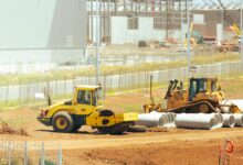 yellow and black heavy equipment